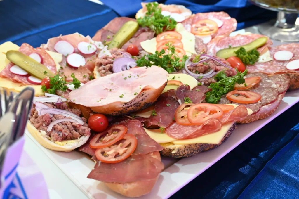 Logistics Brunch Rolls